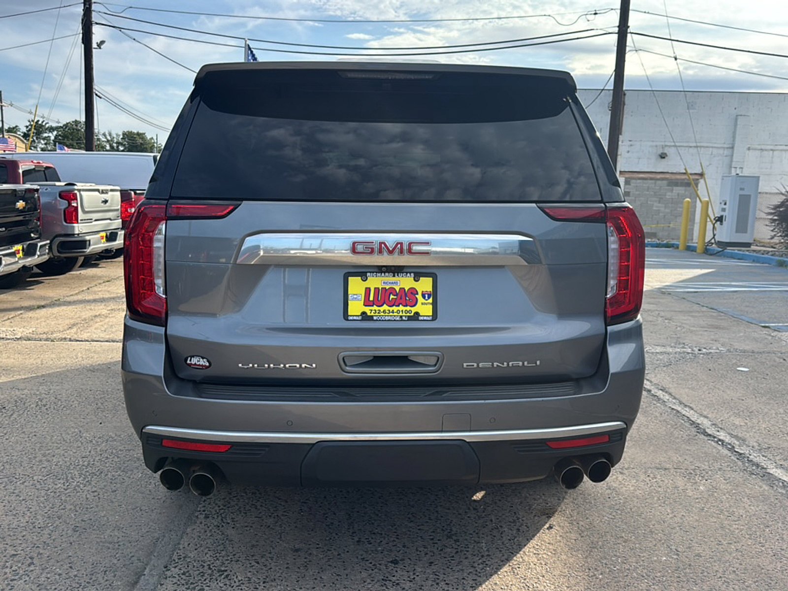 Used 2021 GMC Yukon Denali w/ Denali Ultimate Package AWD/4WD image 6