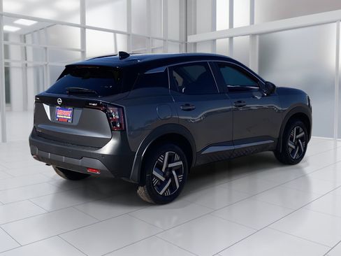 New 2026 Nissan Kicks SV image 6