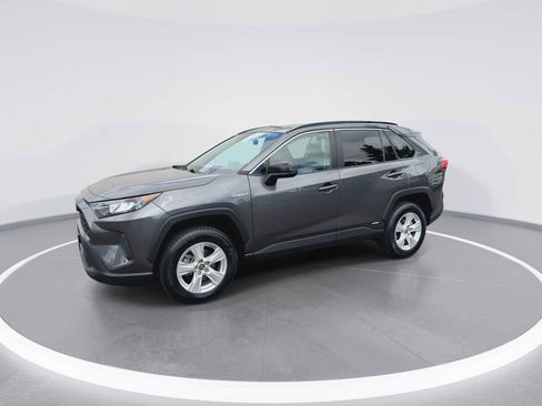 Certified 2021 Toyota RAV4 LE AWD/4WD image 4