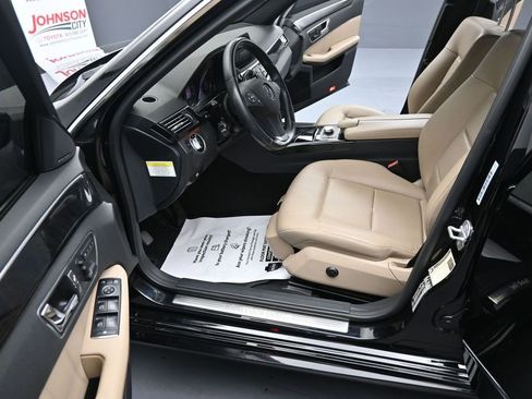 Used 2011 Mercedes-Benz E 350 Sedan image 17