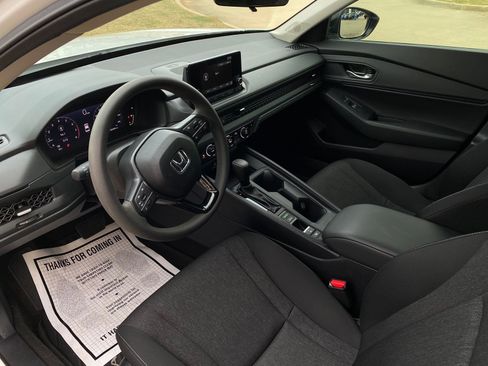 Used 2025 Honda Accord SE image 13