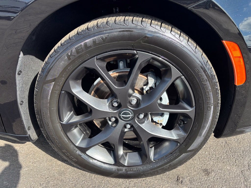 Used 2025 Chrysler Pacifica Limited FWD image 36