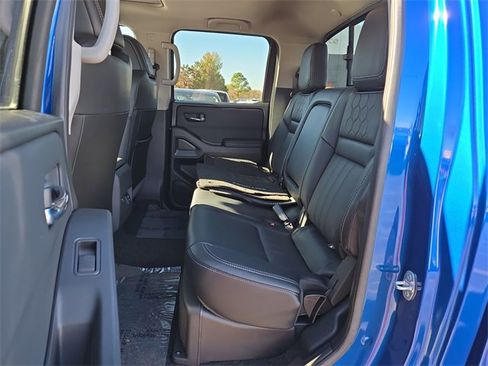 Certified 2024 Nissan Frontier SL w/ Technology Package image 17