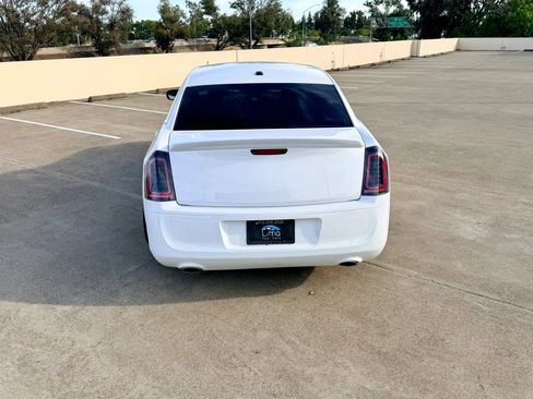 Used 2013 Chrysler 300 S RWD image 14