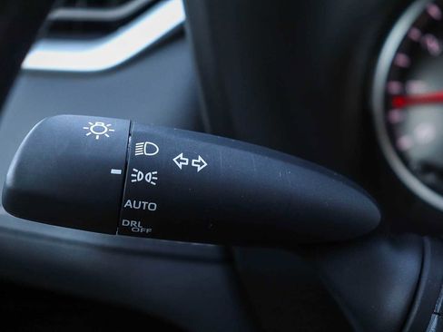 Used 2022 Toyota RAV4 XLE image 30