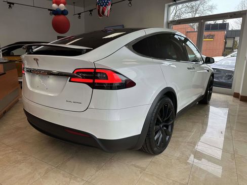 Used 2020 Tesla Model X Long Range image 2