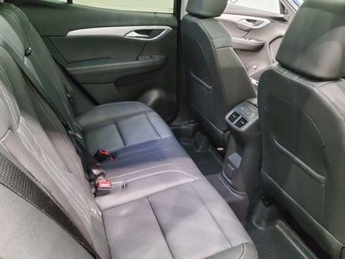 Used 2025 Buick Envision Avenir image 17