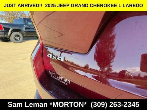 New 2025 Jeep Grand Cherokee L Laredo image 11