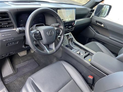 Used 2024 Lexus GX 550 image 25