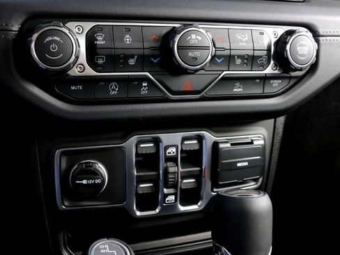 New 2026 Jeep Gladiator Sport image 15