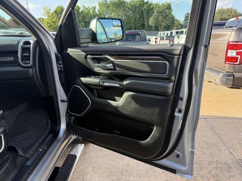 Used 2020 RAM 1500 Laramie AWD/4WD image 11