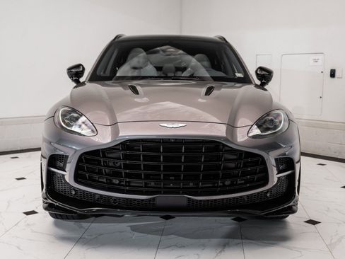 Used 2025 Aston Martin DBX 707 image 7