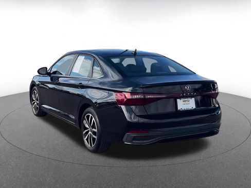 Used 2025 Volkswagen Jetta SE image 11