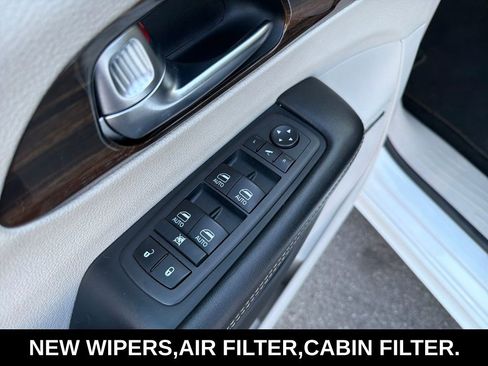 Used 2022 Chrysler Pacifica Limited image 13