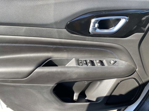 New 2026 Jeep Compass Limited image 15