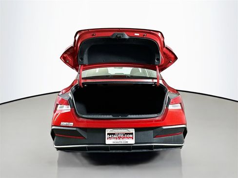 Used 2024 Hyundai Elantra SEL image 35