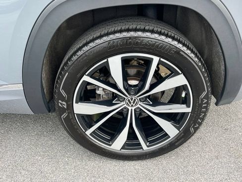 Used 2024 Volkswagen Atlas Cross Sport SEL Premium R-Line AWD/4WD image 17