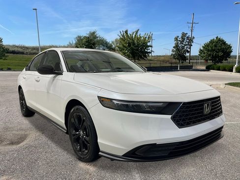 New 2025 Honda Accord SE image 8