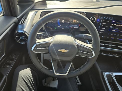 New 2026 Chevrolet Equinox EV LT w/ Comfort Package AWD/4WD image 7