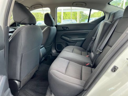 Used 2025 Nissan Altima 2.5 SV FWD image 25