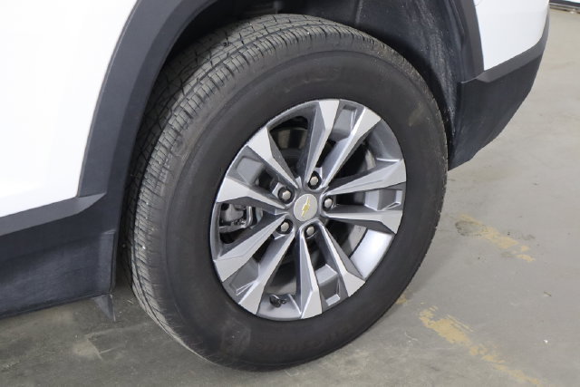 Used 2025 Chevrolet Equinox LT FWD image 36