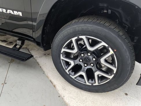 New 2026 RAM 1500 Laramie AWD/4WD image 35