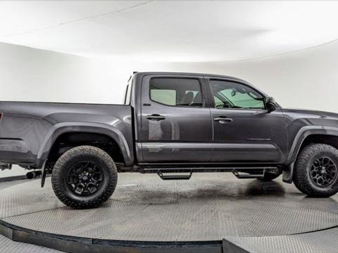 Used 2021 Toyota Tacoma SR5 image 9
