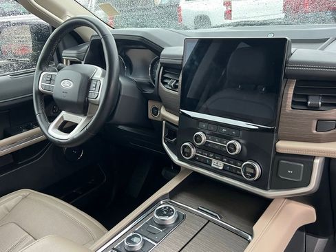 Used 2024 Ford Expedition Max Limited image 16