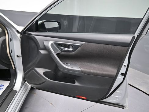 Used 2013 Nissan Altima 2.5 SV FWD image 17