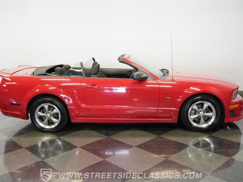 Used 2005 Ford Mustang GT image 20