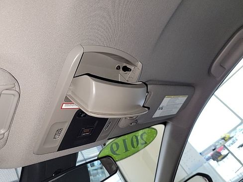 Used 2019 Toyota Camry LE image 10