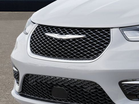 New 2026 Chrysler Pacifica Select FWD image 11