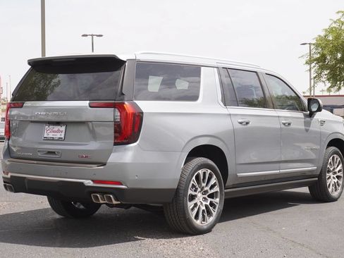 New 2026 GMC Yukon XL Denali w/ Denali Reserve Package AWD/4WD image 4
