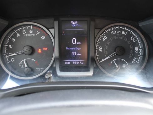Used 2019 Toyota Tacoma TRD Sport AWD/4WD image 26