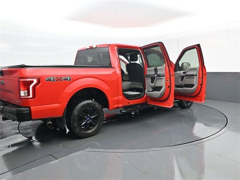Used 2015 Ford F150 XLT w/ Trailer Tow Package image 28