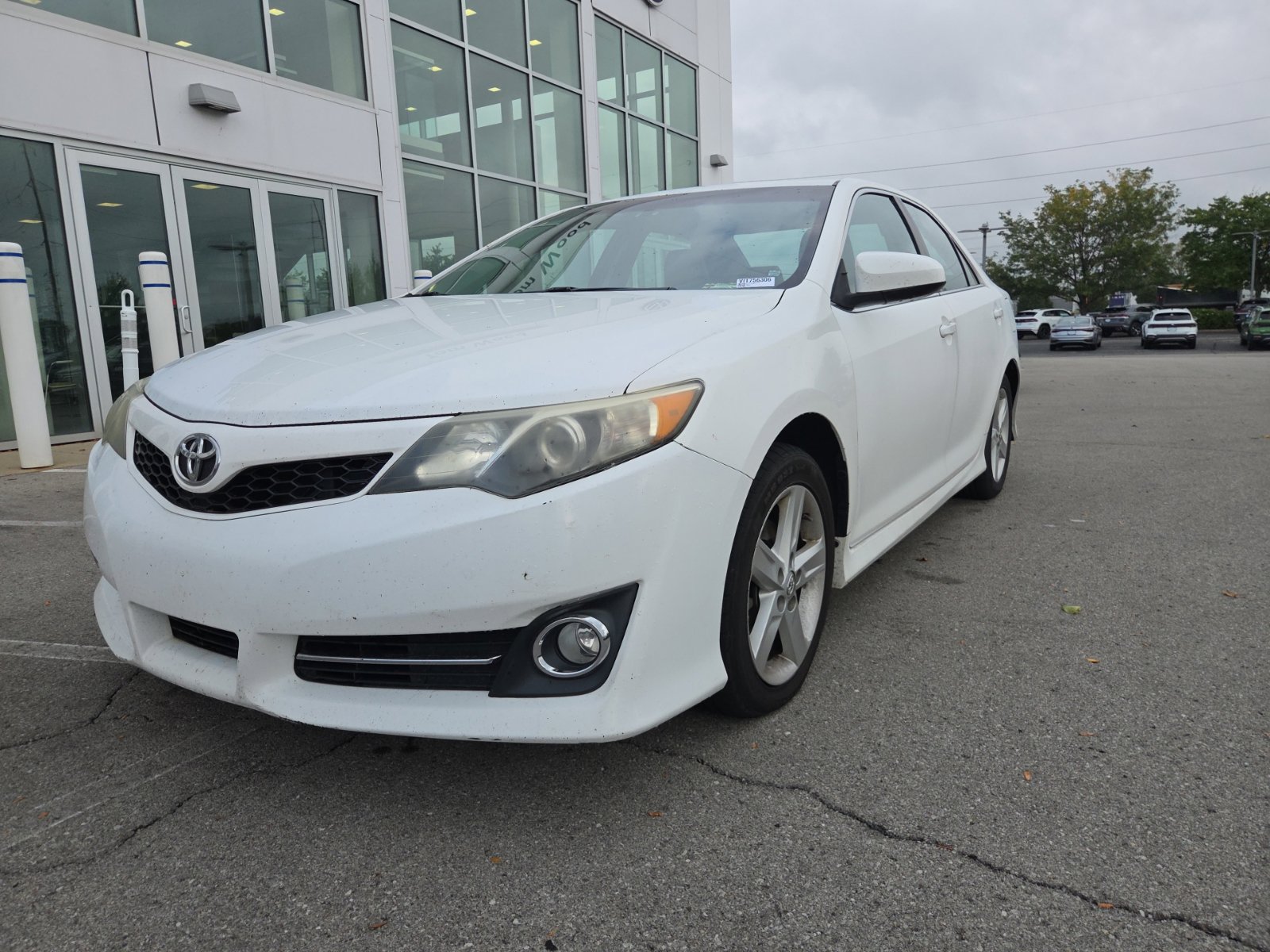 Used 2014 Toyota Camry SE FWD image 10
