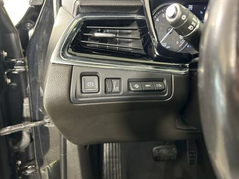 Used 2022 Cadillac XT6 Premium Luxury w/ Technology Package AWD/4WD image 18