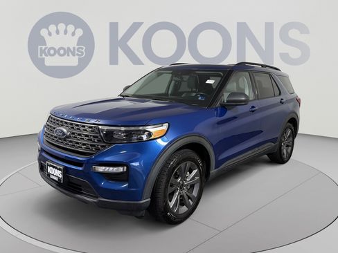 Used 2021 Ford Explorer XLT w/ Equipment Group 202A AWD/4WD image 1