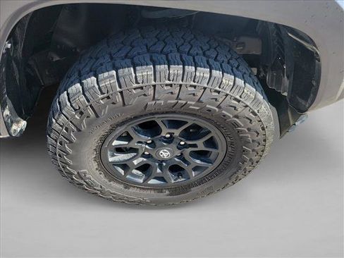 Used 2021 Toyota Tacoma SR5 image 10