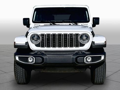 Used 2026 Jeep Wrangler Unlimited Sahara AWD/4WD image 4