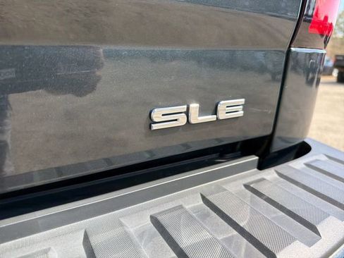 Used 2018 GMC Sierra 1500 SLE w/ SLE Value Package AWD/4WD image 9