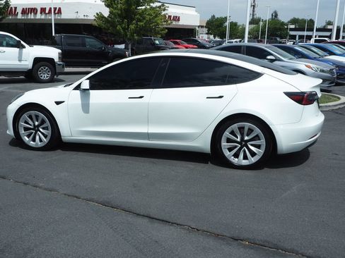 Used 2022 Tesla Model 3 Long Range AWD/4WD image 4