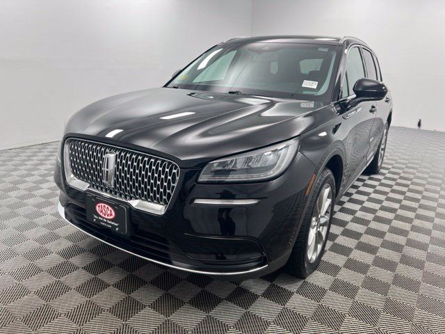 Used 2022 Lincoln Corsair AWD w/ Premium Package image 2