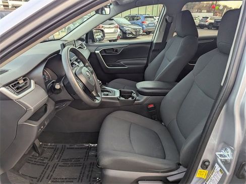 Used 2021 Toyota RAV4 LE image 8