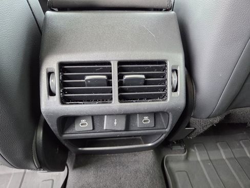 Used 2023 Land Rover Discovery Sport S image 19