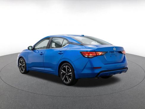 Used 2025 Nissan Sentra SV FWD image 5