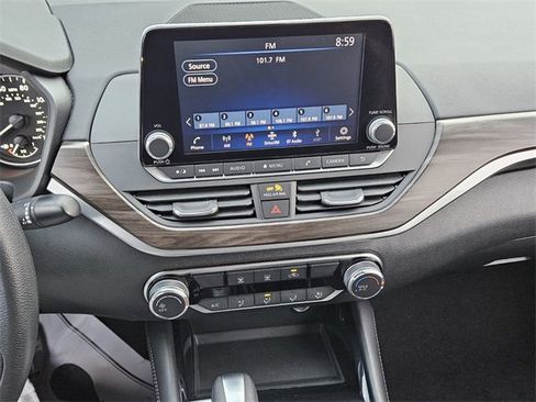 Used 2023 Nissan Altima 2.5 SV image 18