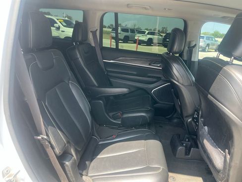 Used 2021 Jeep Grand Cherokee L Limited AWD/4WD image 19