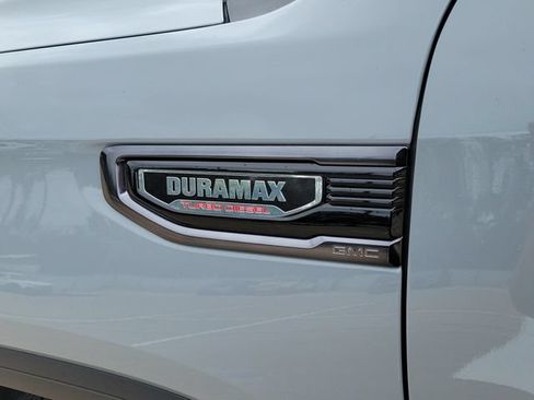 Used 2024 GMC Sierra 1500 AT4 w/ AT4 Premium Package AWD/4WD image 8