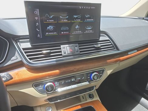 Used 2022 Audi Q5 2.0T Premium Plus AWD/4WD image 18